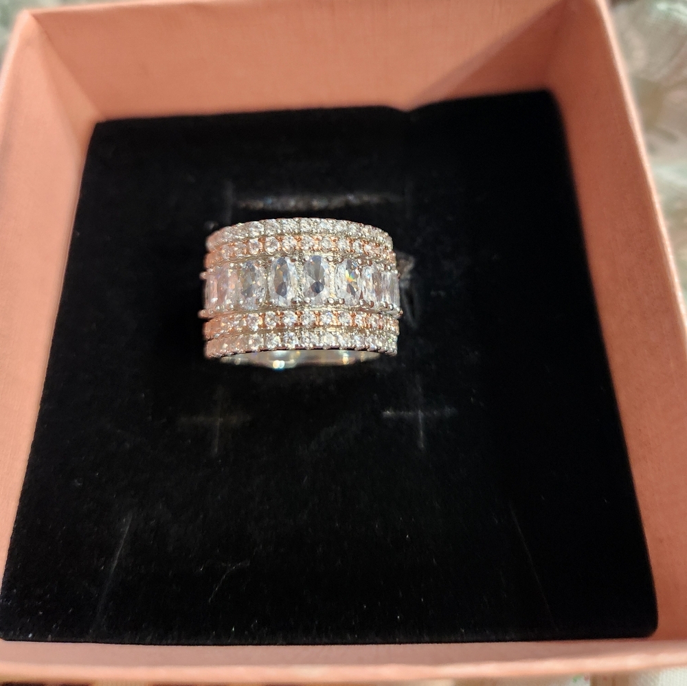 Beautiful Wide Band Fashion Ring Multi color stones and band  Marked Size 7